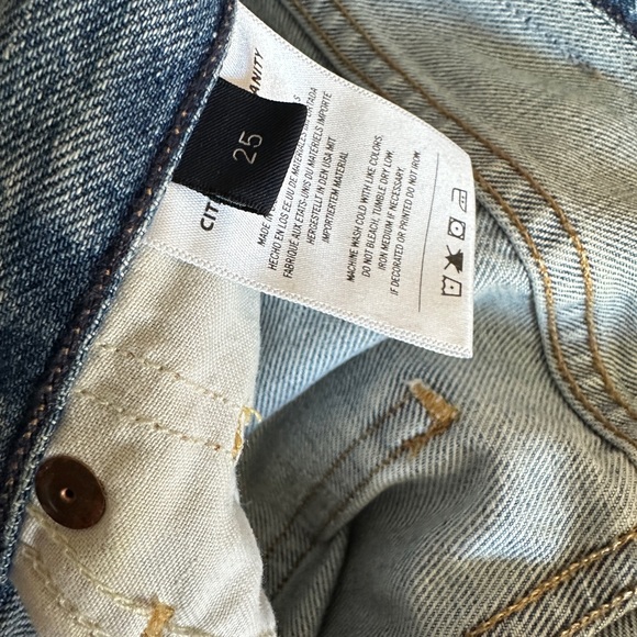 Citizens of Humanity Dylan Rolled Crop Jeans
Misfit, 25 - Picture 4 of 7